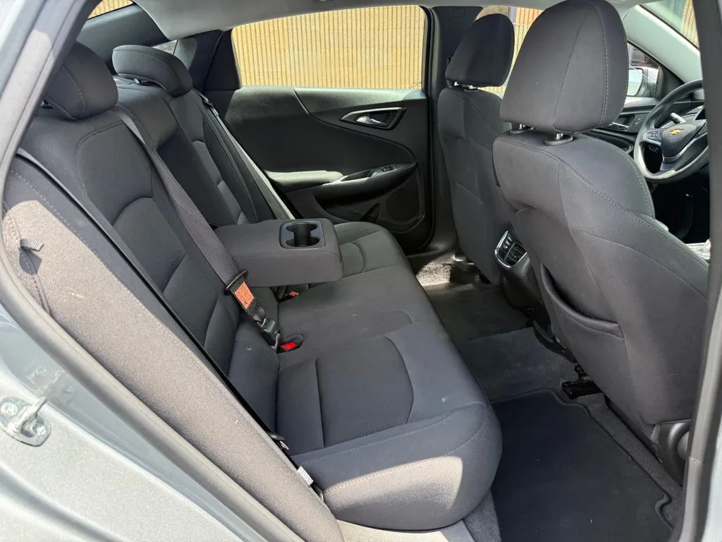 Chevrolet Malibu photo 13