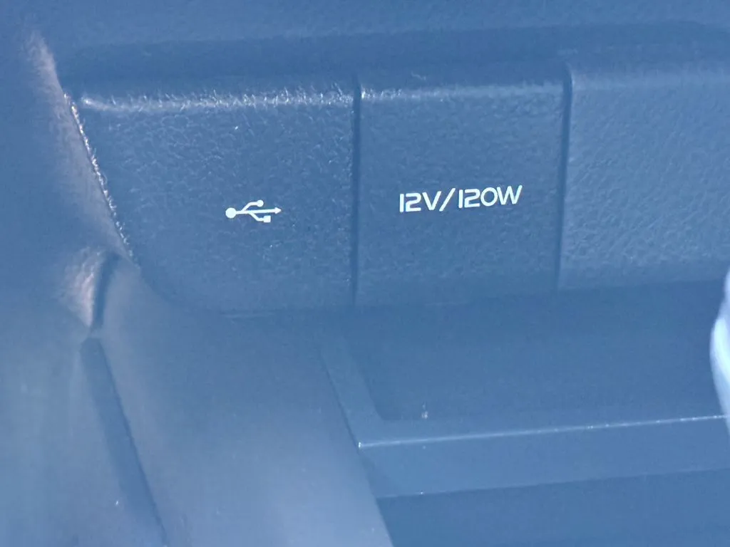 Toyota Camry photo 23