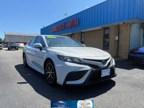 White 2023 Toyota Camry SE for sale in Chesapeake, VA