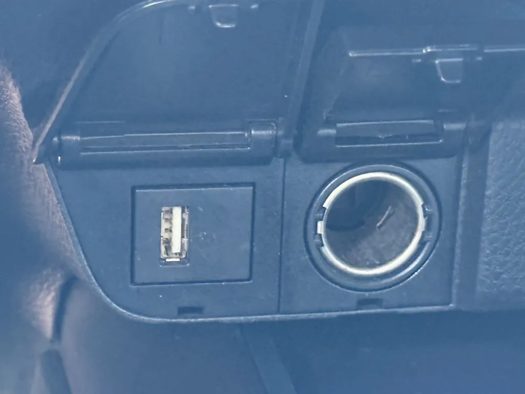 Toyota Camry photo 24