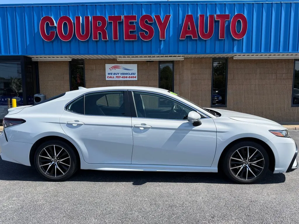 Toyota Camry photo 8