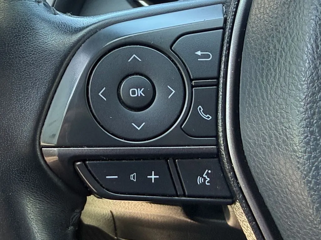 Toyota Camry photo 19