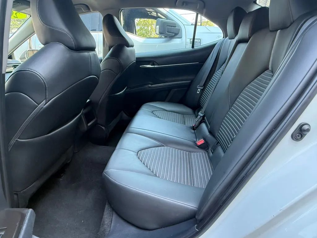 Toyota Camry photo 15