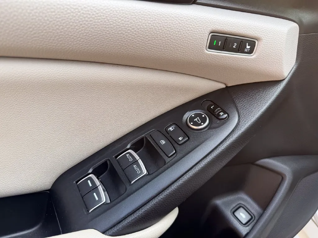 Honda Accord photo 15