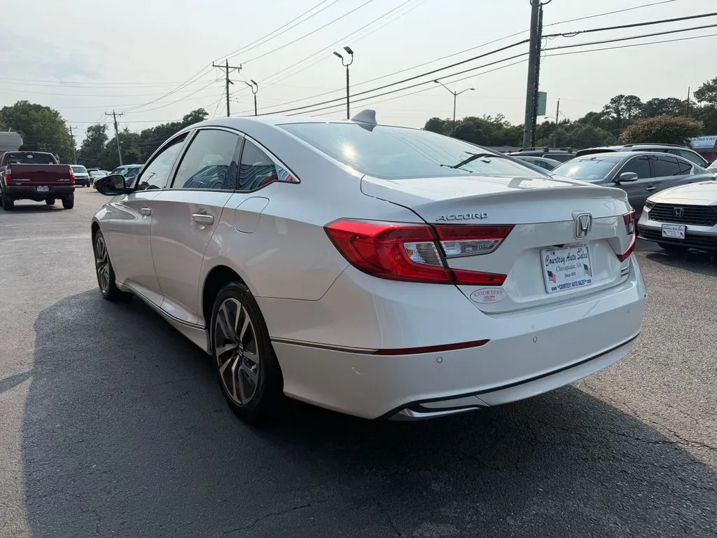Honda Accord photo 10