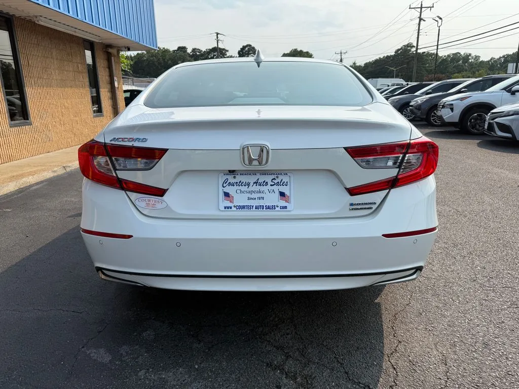 Honda Accord photo 11