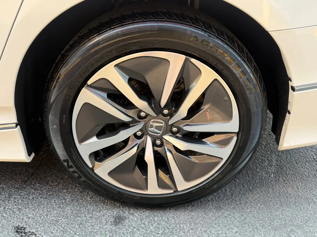 Honda Accord photo 37