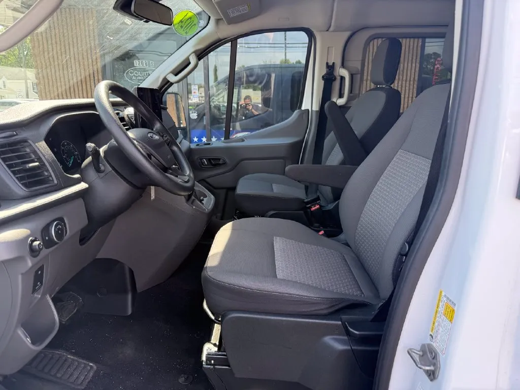 Ford Transit-350 photo 10
