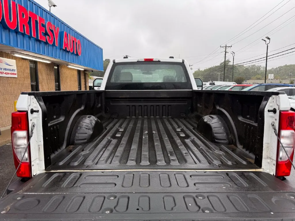 Ford F-250SD photo 3