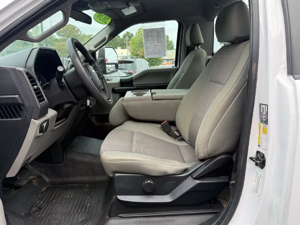 Ford F-250SD photo 19