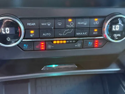 More photos of 2019 Ford Expedition XLT at Courtesy Auto Sales, VA