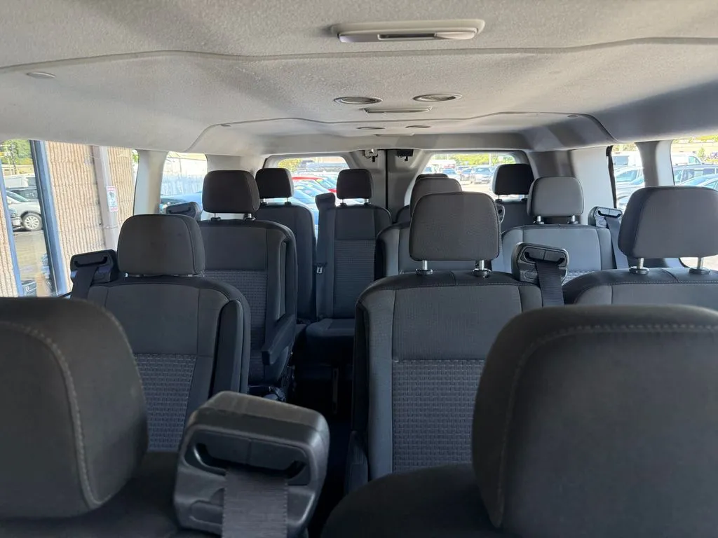Ford Transit-350 photo 29