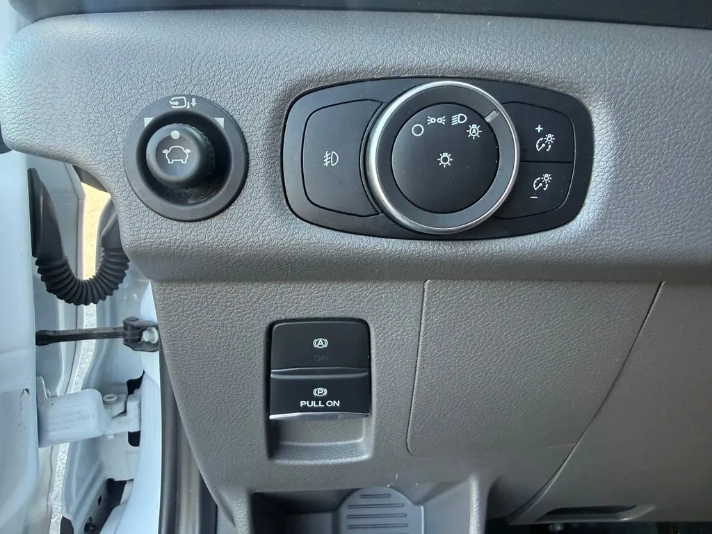 Ford Transit-350 photo 19