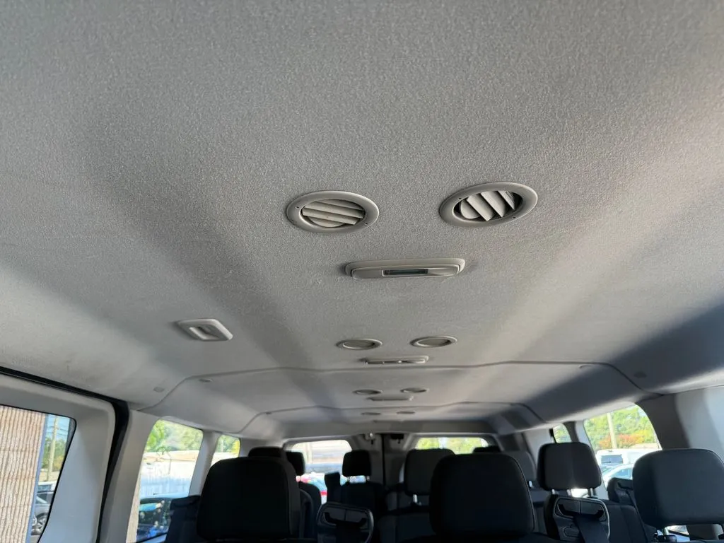 Ford Transit-350 photo 28
