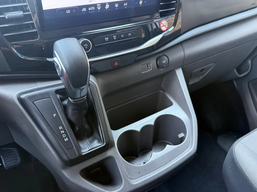 Ford Transit-350 photo 24