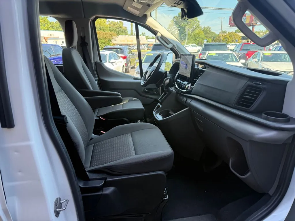 Ford Transit-350 photo 18