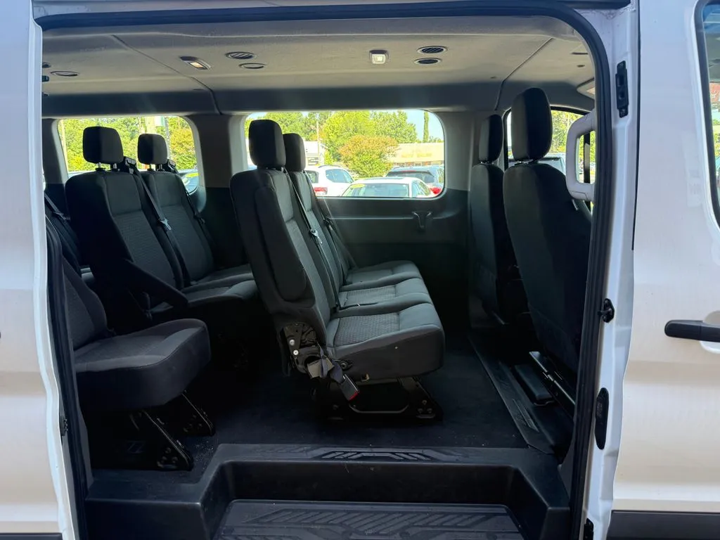 Ford Transit-350 photo 16