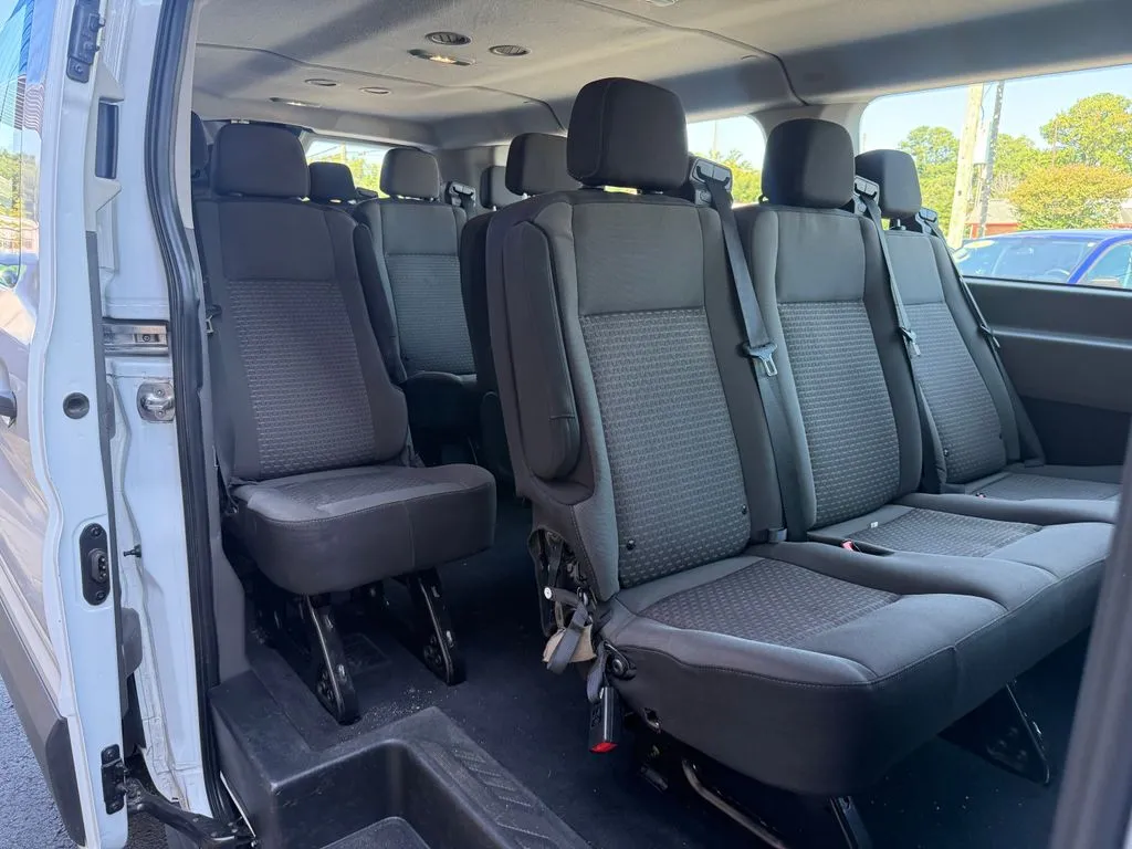 Ford Transit-350 photo 17