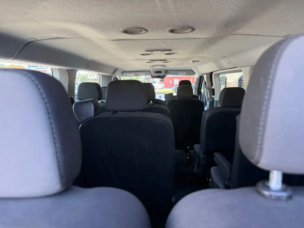 Ford Transit-350 photo 15