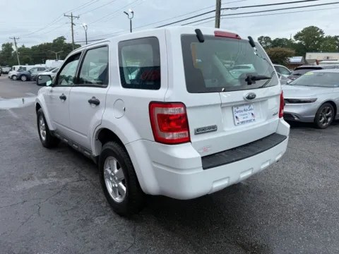 More photos of 2009 Ford Escape XLS at Courtesy Auto Sales, VA
