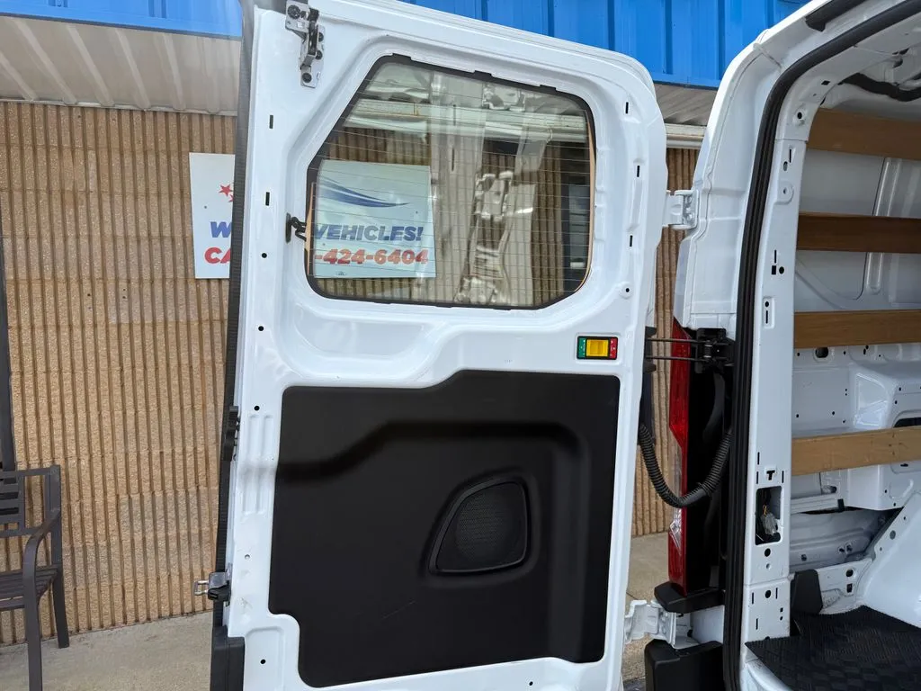Ford Transit-250 photo 13