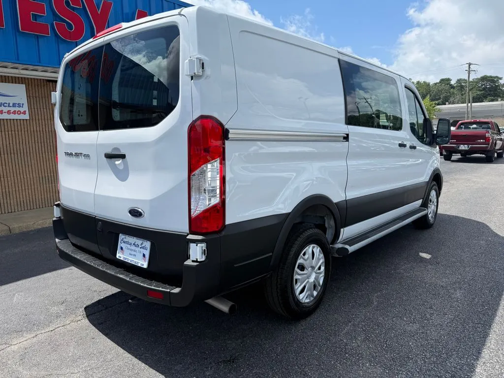 Ford Transit-250 photo 7