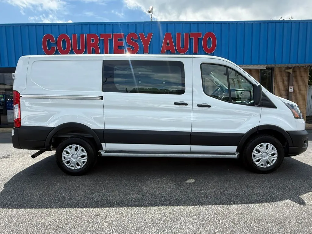 Ford Transit-250 photo 8