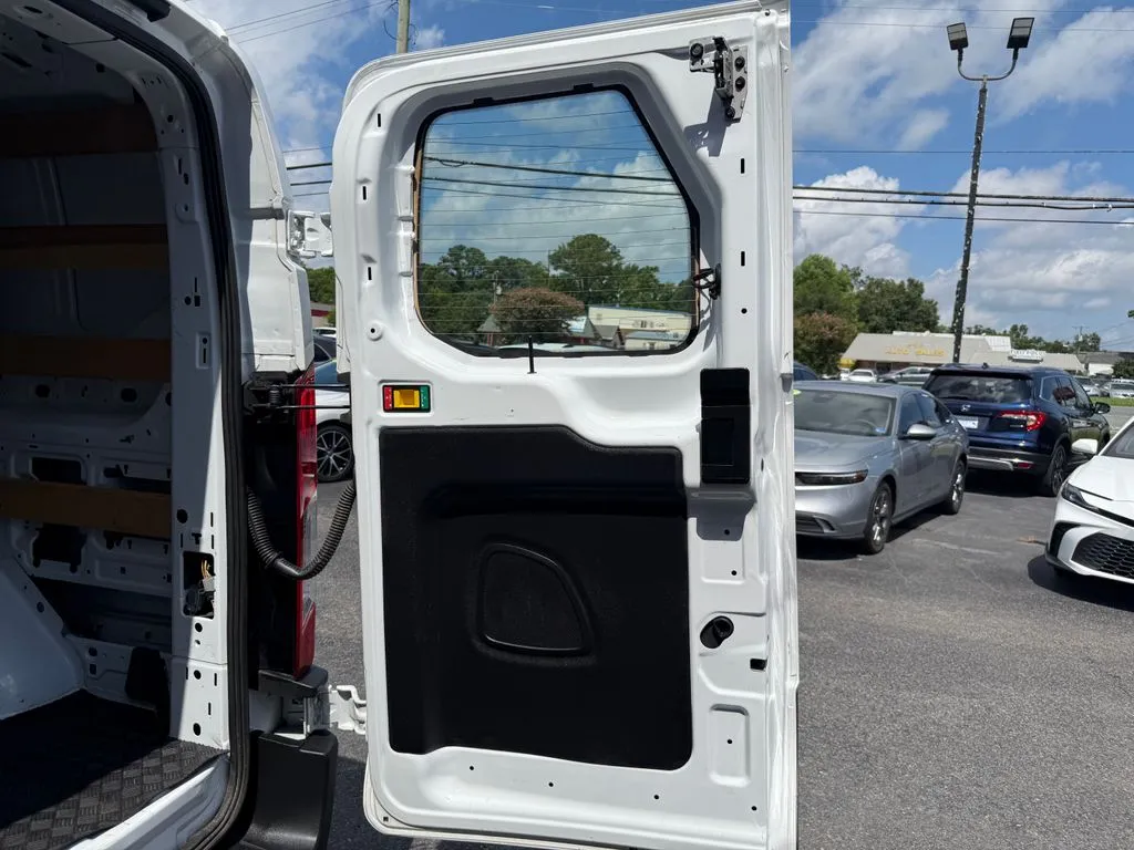 Ford Transit-250 photo 14
