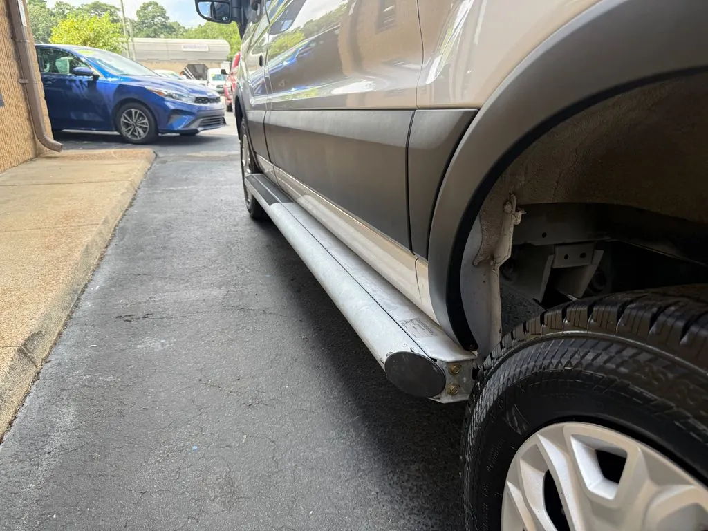 Ford Transit-250 photo 9