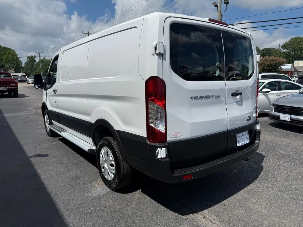 Ford Transit-250 photo 5