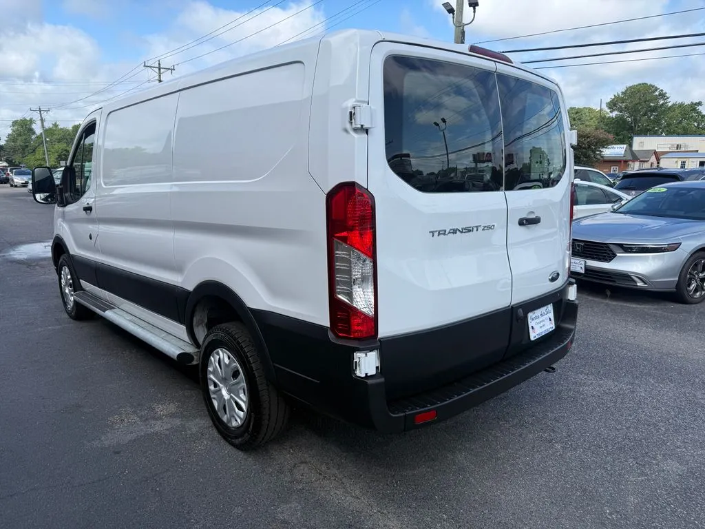 Ford Transit-250 photo 5