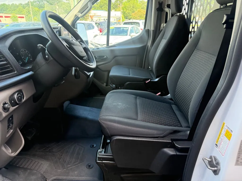 Ford Transit-250 photo 12