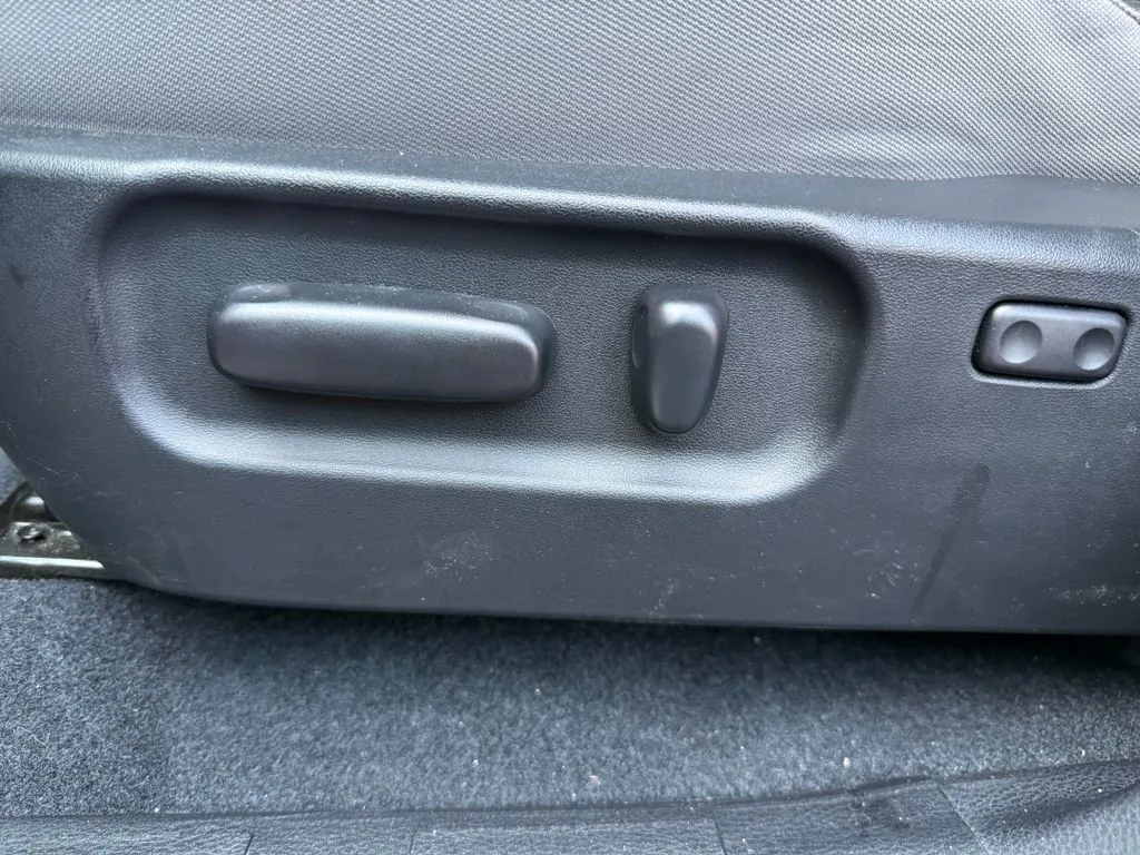 Toyota Tacoma photo 21