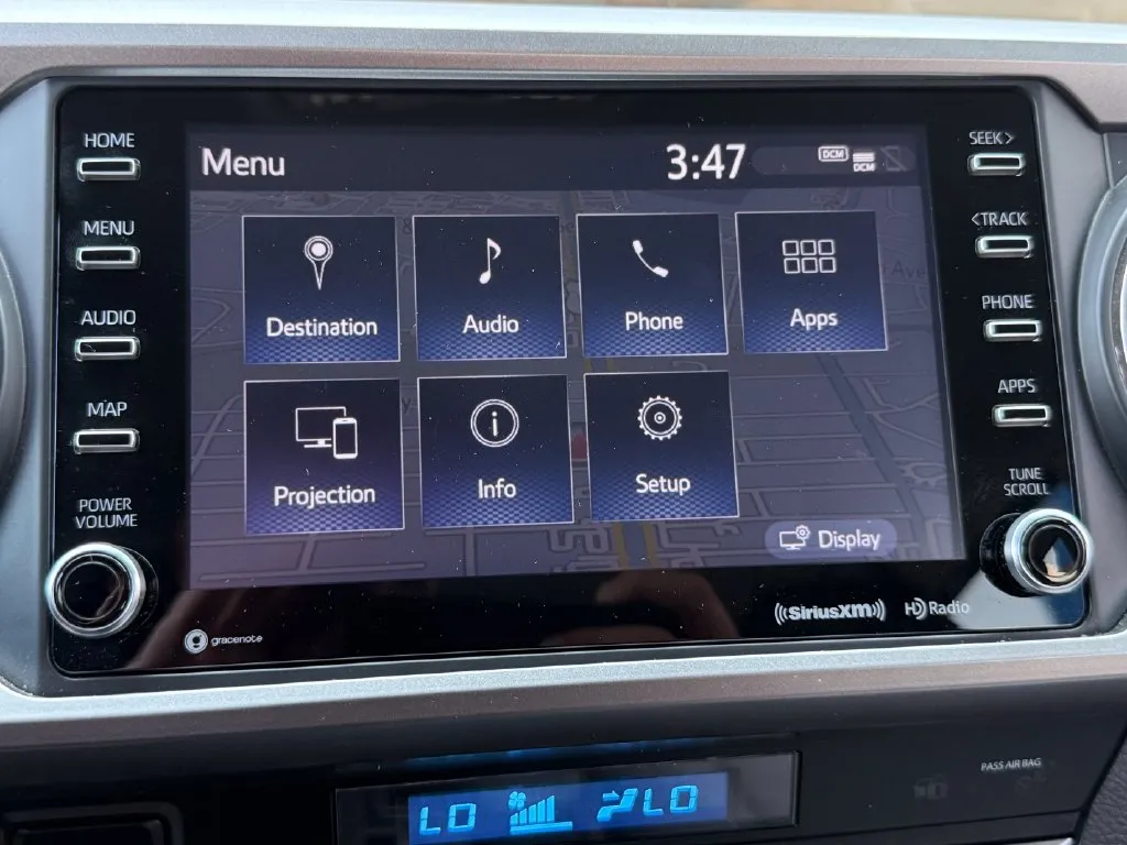 Toyota Tacoma photo 33