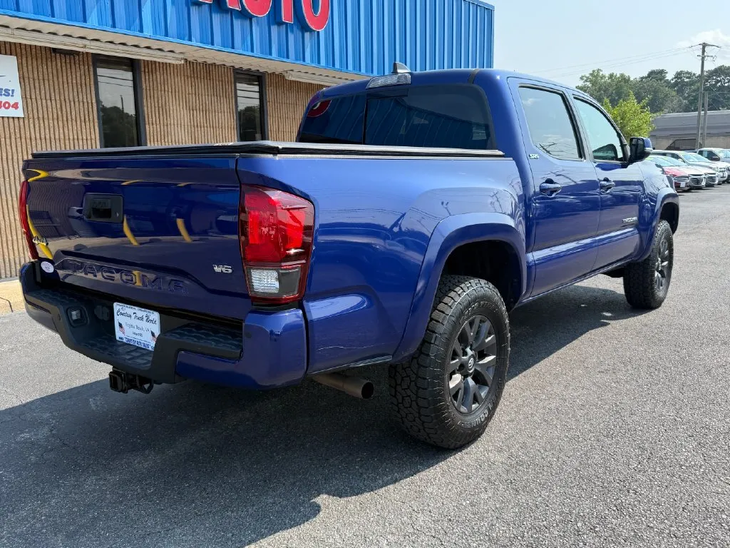 Toyota Tacoma photo 15