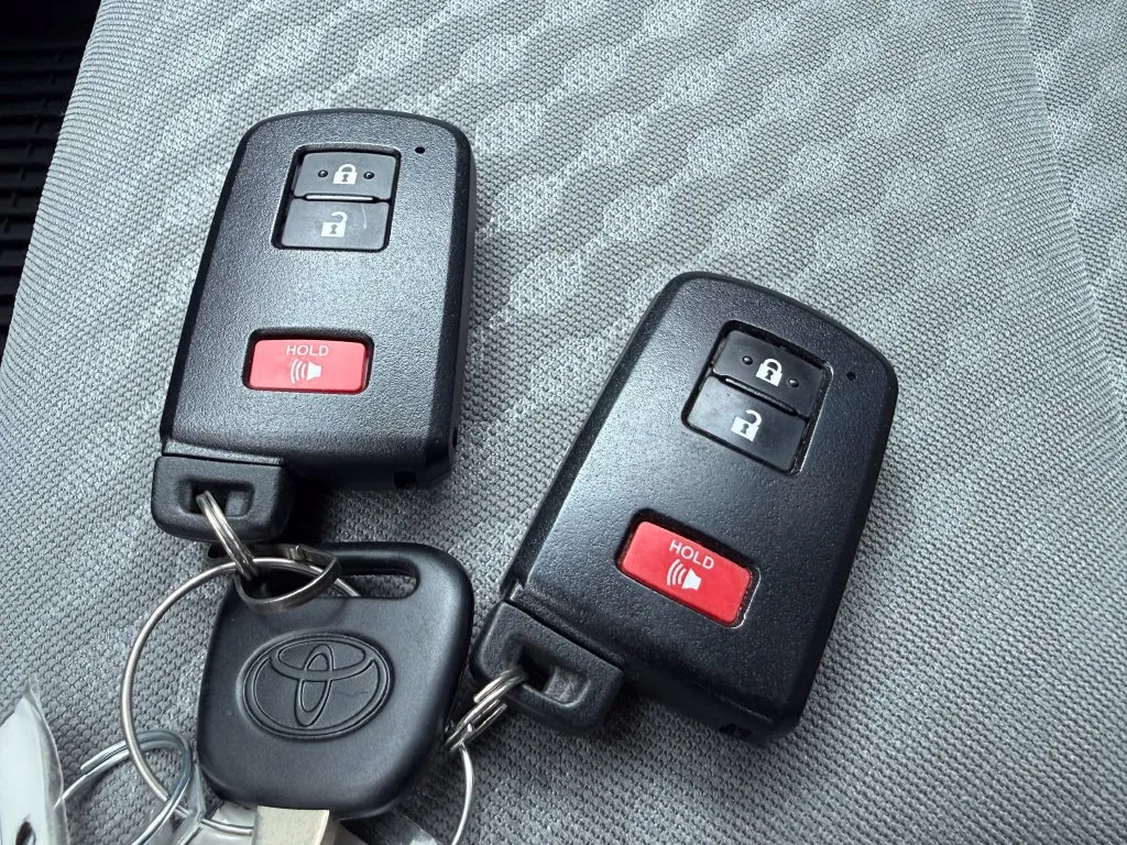 Toyota Tacoma photo 36