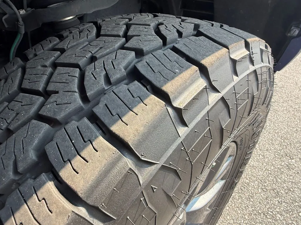 Toyota Tacoma photo 8