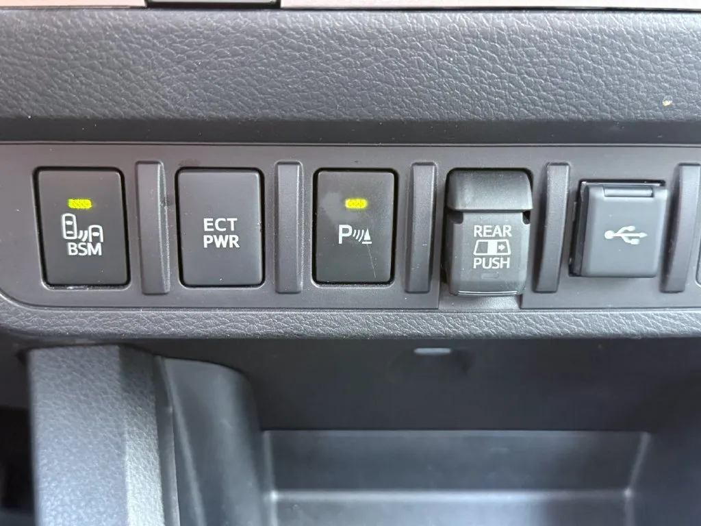 Toyota Tacoma photo 5