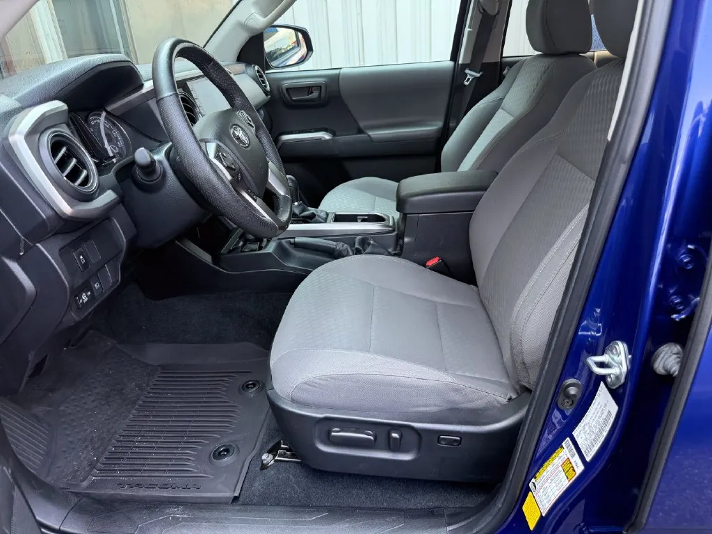 Toyota Tacoma photo 20