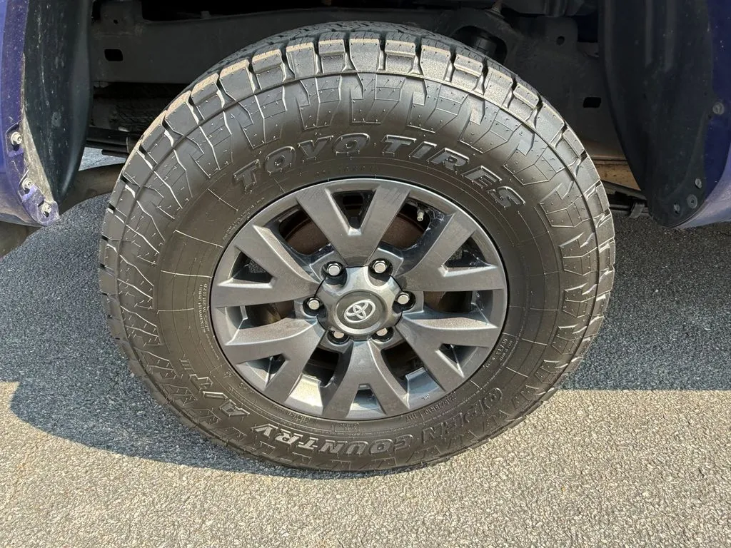 Toyota Tacoma photo 37
