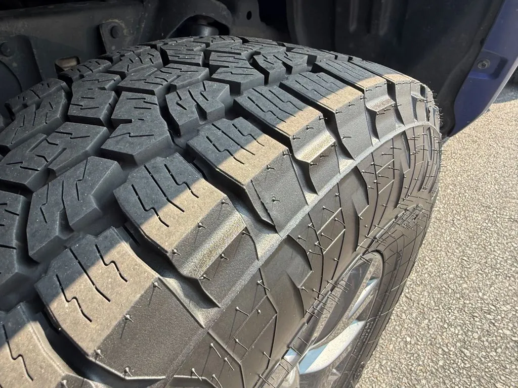Toyota Tacoma photo 9