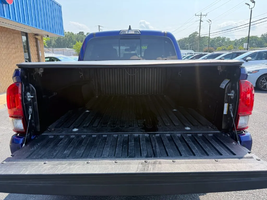 Toyota Tacoma photo 19