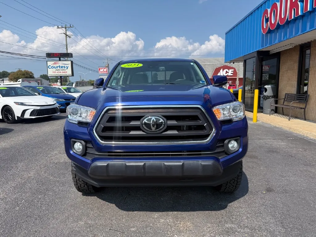 Toyota Tacoma photo 10