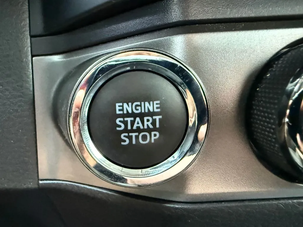 Toyota Tacoma photo 29