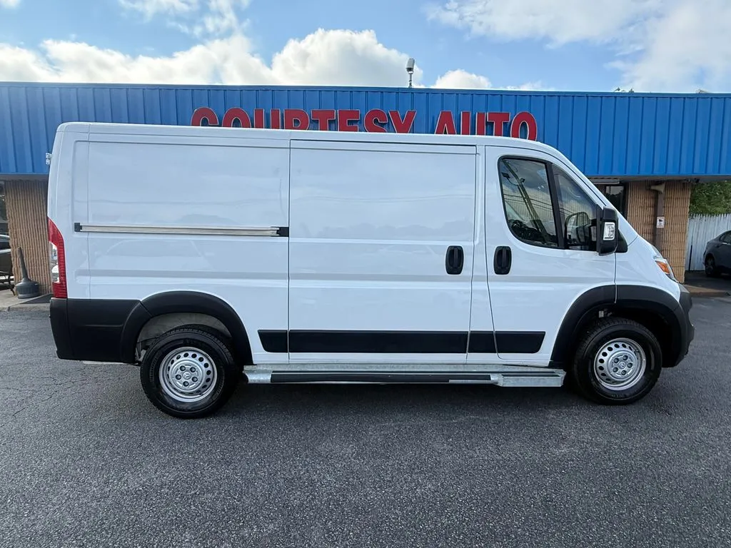 Ram ProMaster 2500 photo 8