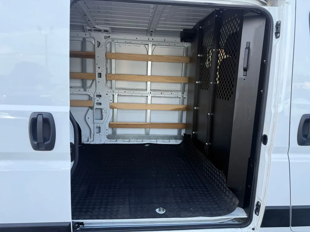 Ram ProMaster 2500 photo 19