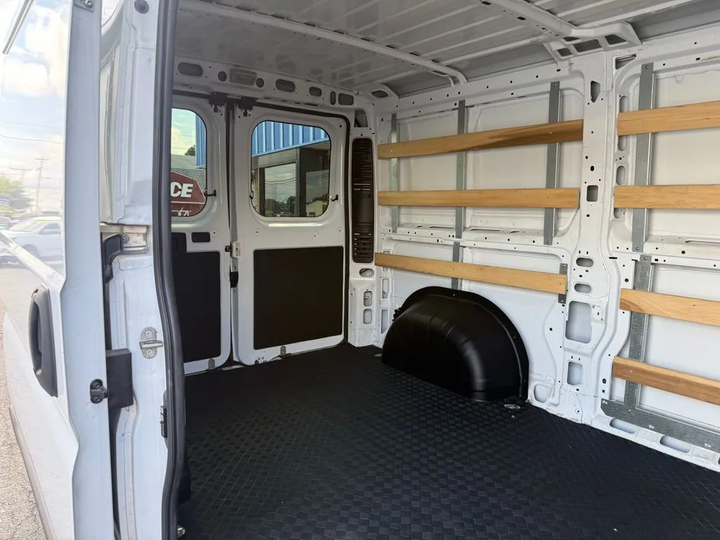 Ram ProMaster 2500 photo 21