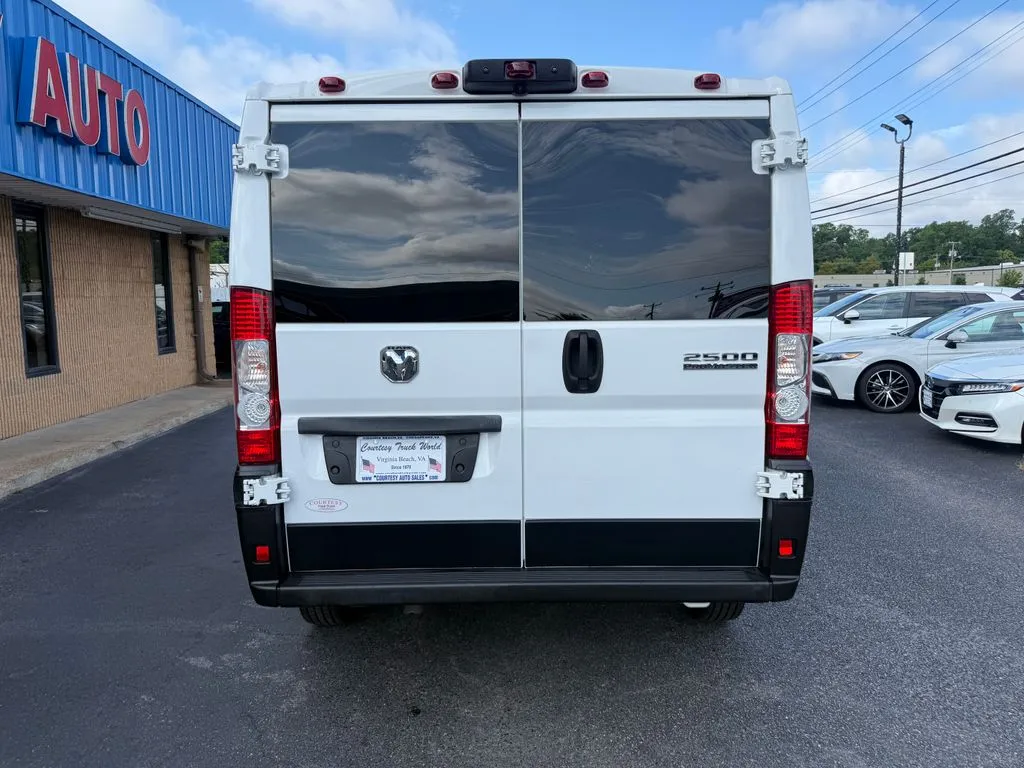 Ram ProMaster 2500 photo 6