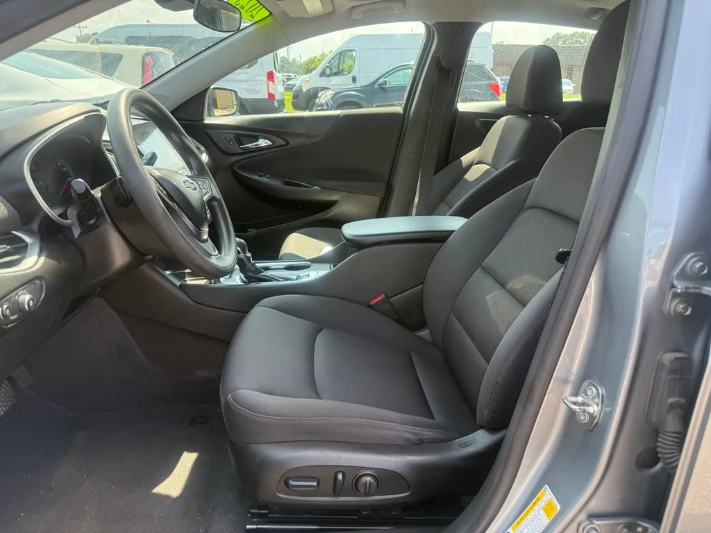 Chevrolet Malibu photo 15