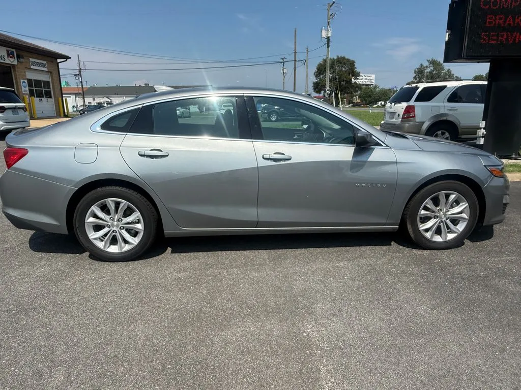 Chevrolet Malibu photo 14